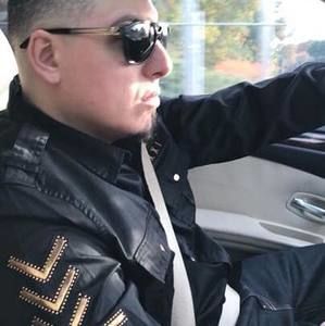 Meet your Posher, Julio